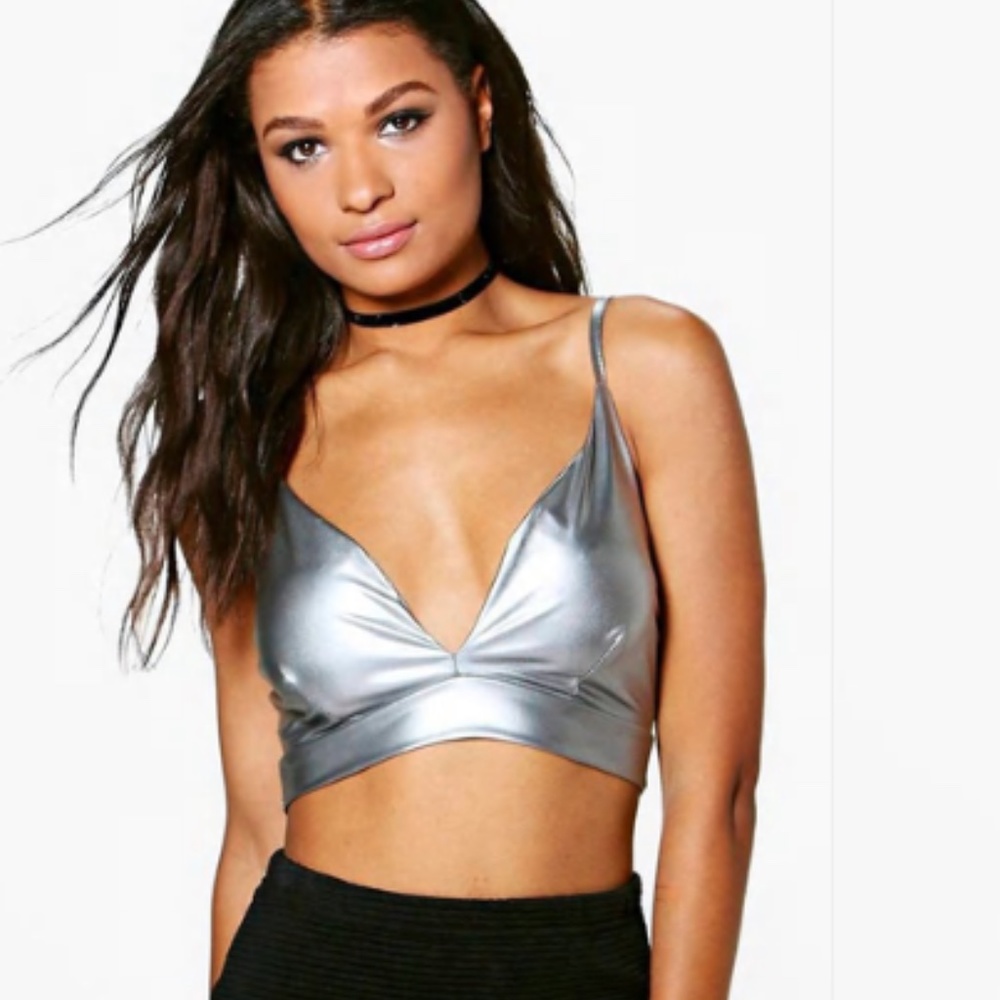 NWT Boohoo metallic silver crop top